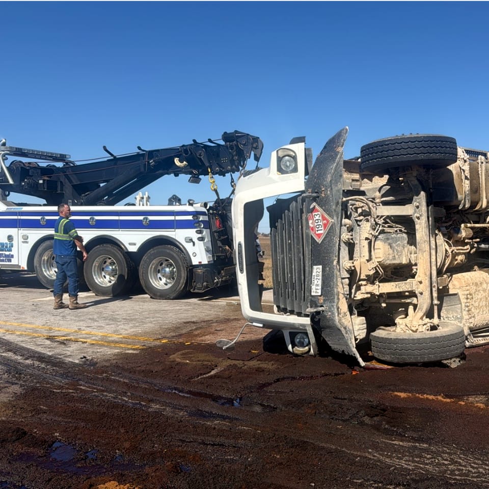 Recovering a turned over truck 960sq