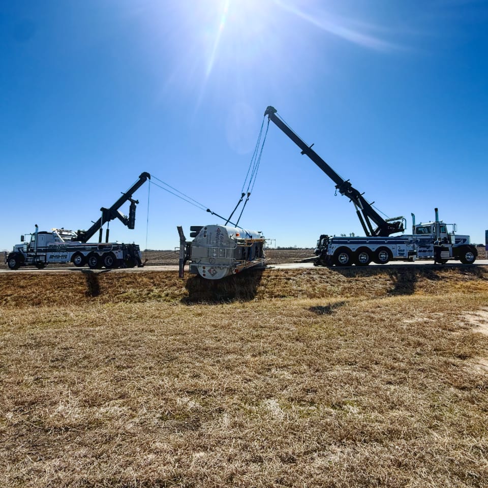 Lifting an overturned truck trailer 960sq