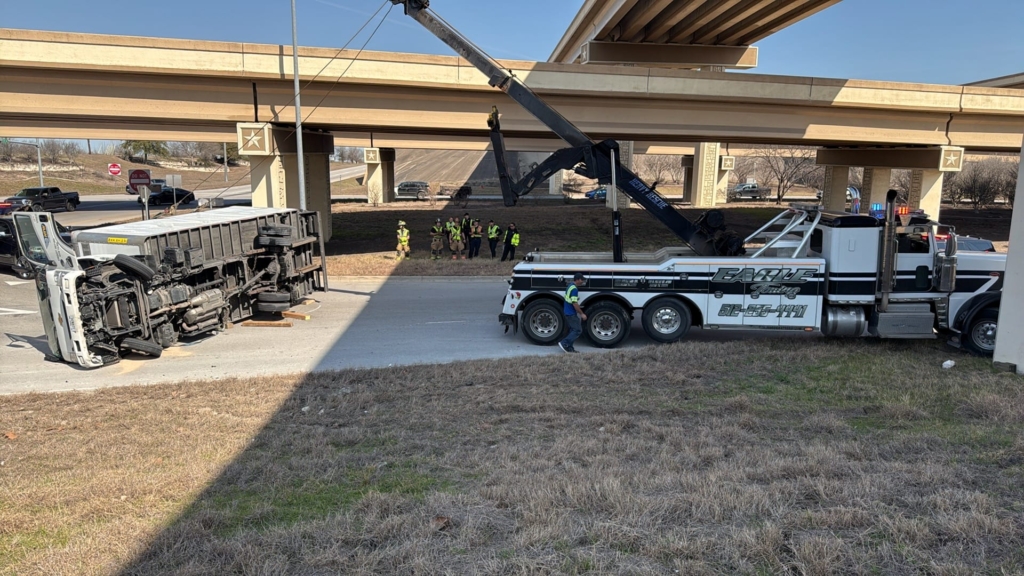 Eagle Towing lifting truck